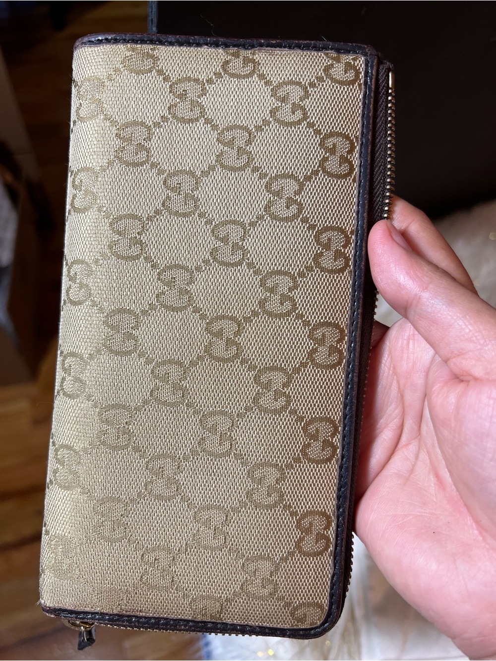 Gucci Beige/Brown Monogram Zip Wallet w/ Duster